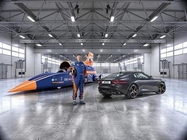 550 PS starker 5,0 Liter Jaguar V8 mit Kompressoraufladung setzt die Hydraulik-Systeme des Bloodhound SSC unter Druck und treibt die Oxidator-Pumpe des Raketentriebwerks an 